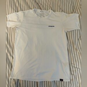 Patagonia Classic White  Tee size medium